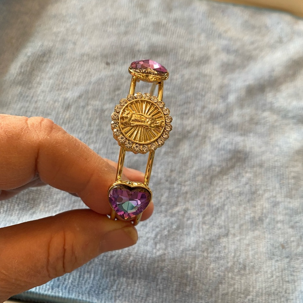 Gold laminated Bracelet with Purple Heart Crystals. Virgin of Guadalupe